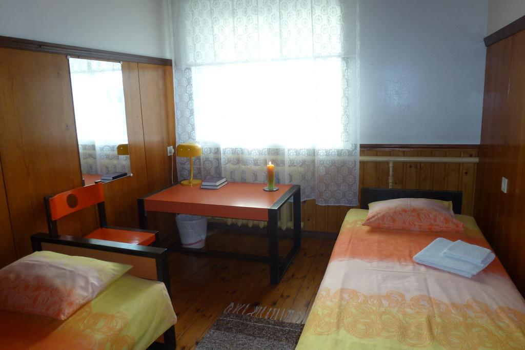 Kihelkonna Pastorate Guesthouse Extérieur photo