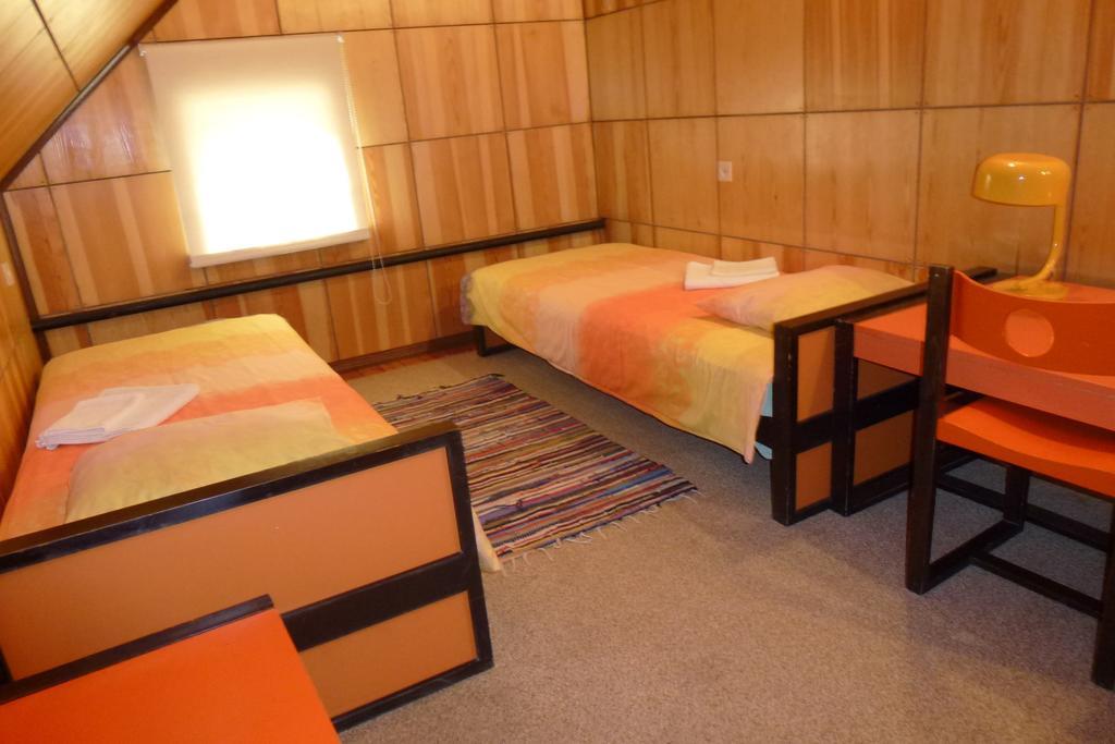 Kihelkonna Pastorate Guesthouse Chambre photo