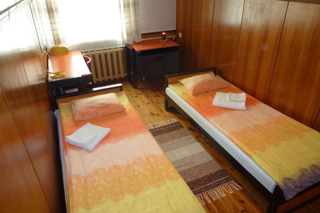 Kihelkonna Pastorate Guesthouse Chambre photo